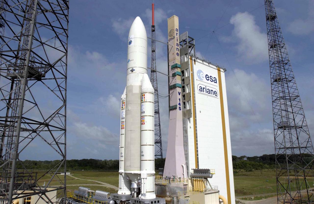 La fusée Ariane 5 sur son pas de tir (Photo Arianespace)