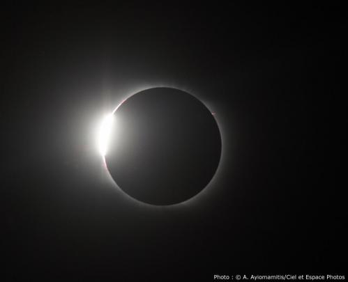 Eclipse totale de Soleil... (photo Ciel&Espace)