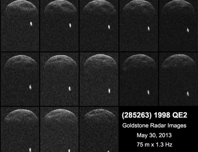 Images radar de l'astéroïde 1998 QE2 et sa lune (image Goldstone)
