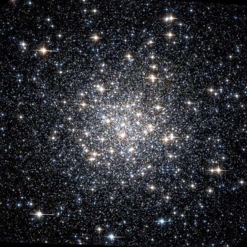 Messier 56 (image Hubble)
